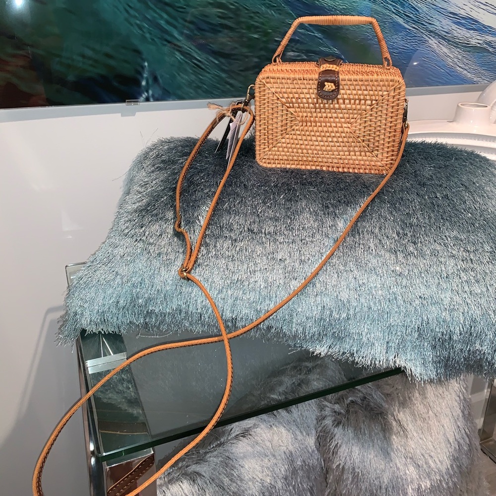 New Rattan Crossbody Purse 👜